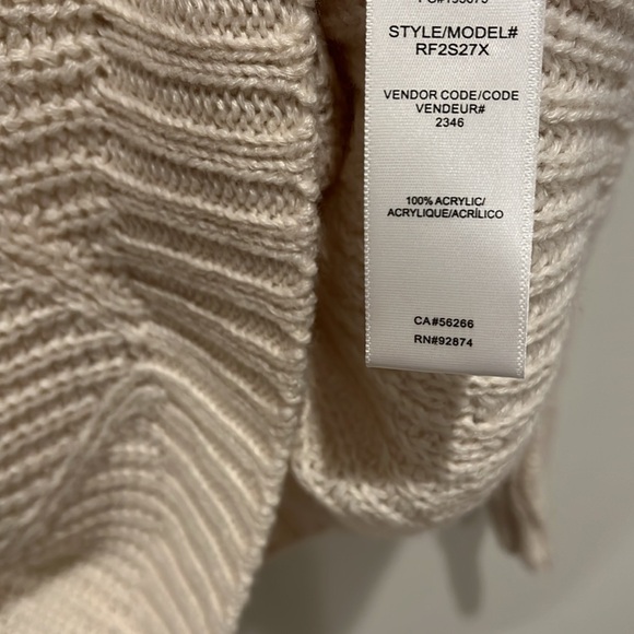 Brand new never worn Splendid sweater size small - Picture 5 of 5